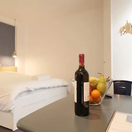 Mykeypers - Cozy Near Canal Saint Martin Apartment